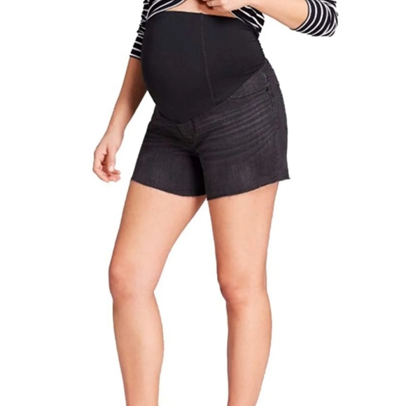 Ingrid & Isabel Maternity Shorts - Picture 1 of 1